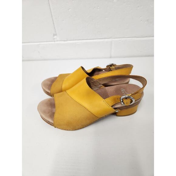 Dansko Women's Madalyn Mango Burnish Leather Clog Sandals, Size 39 (US 8.5) - Picture 1 of 11